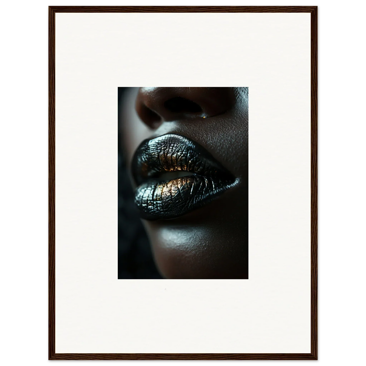 Glossy metallic lips with green and gold finish for Midnight Whispers room decor