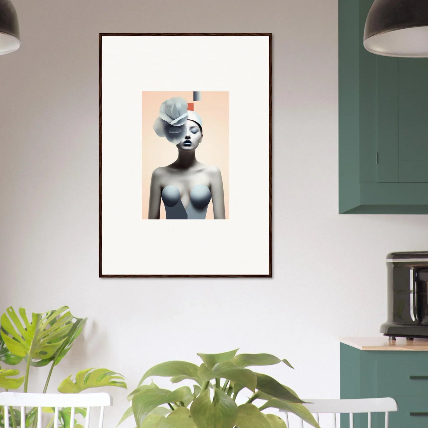 Framed canvas print of a stylized female figure, perfect for room decoration with quiet fragrances
