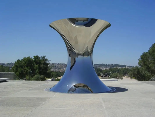 Anish Kapoor: Sculpting Perception with Colors and Voids