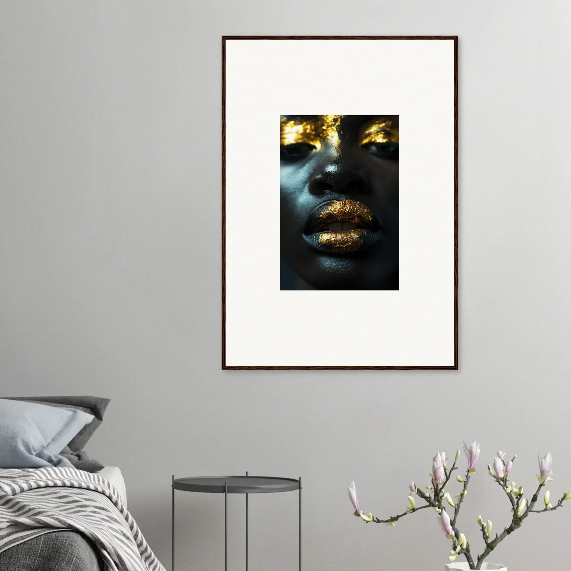 Framed canvas print of a portrait with gold lips for stylish room decoration, Star Riot