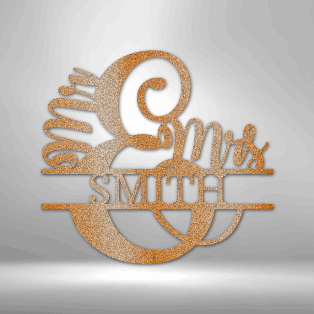 Decorative metal or wooden sign reading ’Mr & Mrs SMITH’ in stylized lettering with an ampersand.