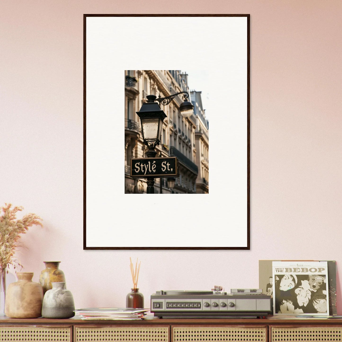 Stylöh Valbgrove canvas print of a Parisian street lamp adding charm to your room decoration