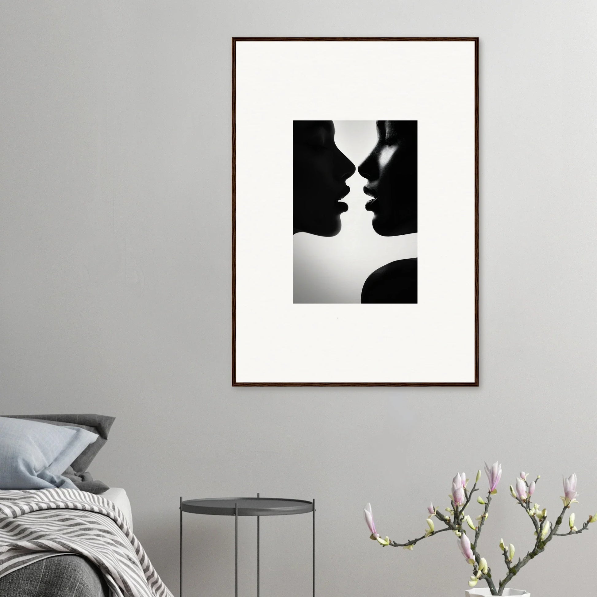 Black and white silhouette of two profiles about to kiss, Sables Dance special edition art™